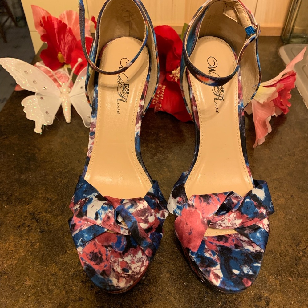 🌈 Wild Rose Rosa-16 Ankle Strappy, Peep Toe Heels - Picture 4 of 8